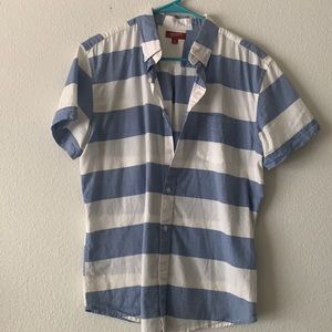 Men’s casual button down shirt.